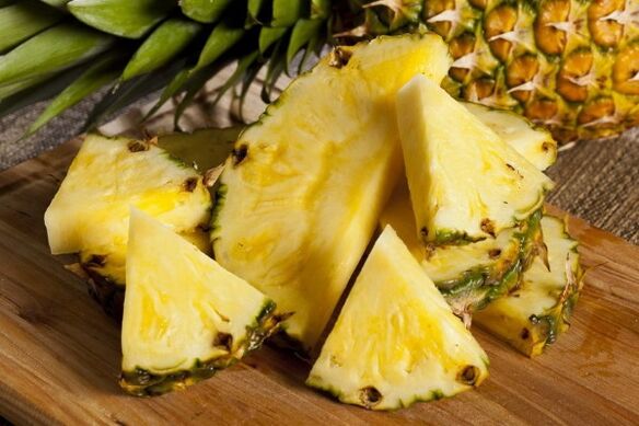 A turmixban lévő ananász segít megtisztítani a szervezetet és erősíti az immunrendszert. 